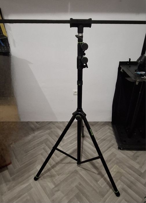 Стойка за осветление T-par Gravity