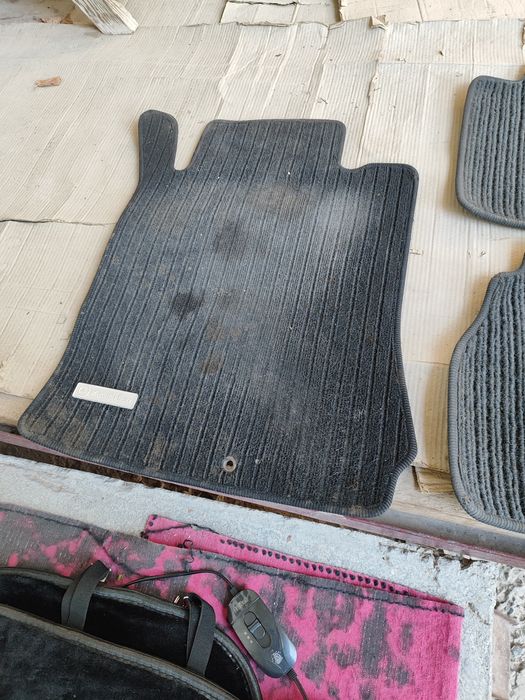 Полики Мерседеса