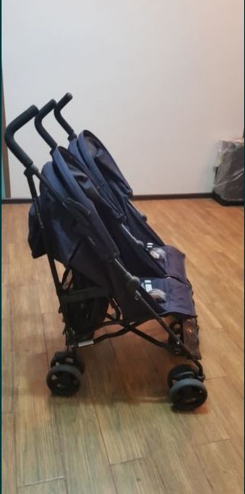 Продам прогулочную коляску для двойни