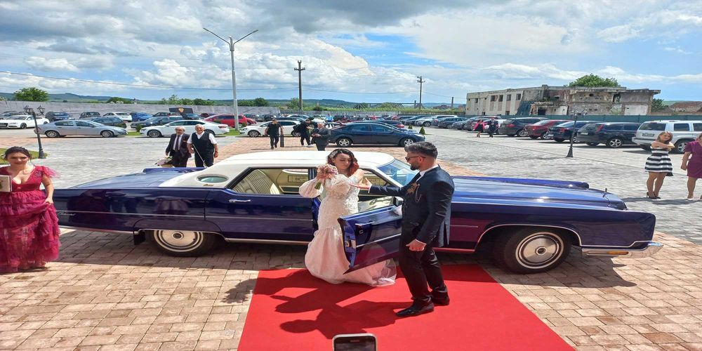 limuzina cu sofer Chrysler sau Excalibur epoca pentru evenimente