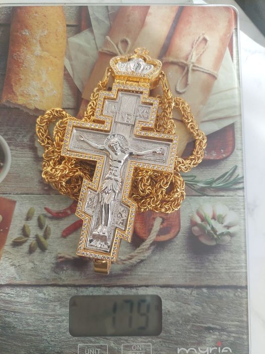 Vand Cruci Argint pur suflate cu Aur 24 de k pectorale deosebite.