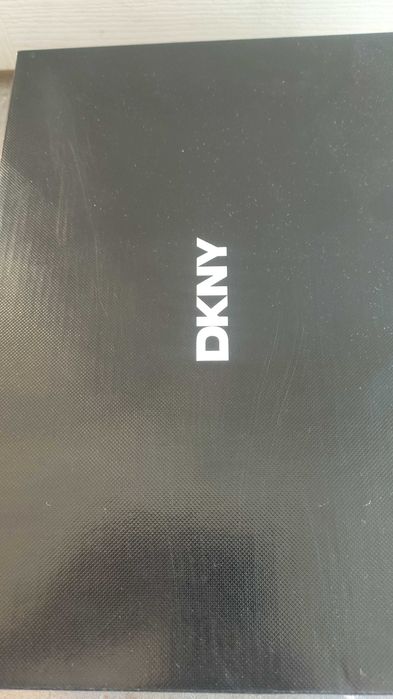 DKNY - Нови дамски маратонки/ обувки 40.5 номер. Стелка 26.5 см
