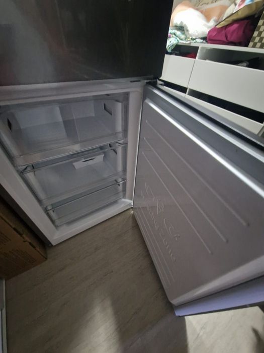Холодильник двухкамерный LG