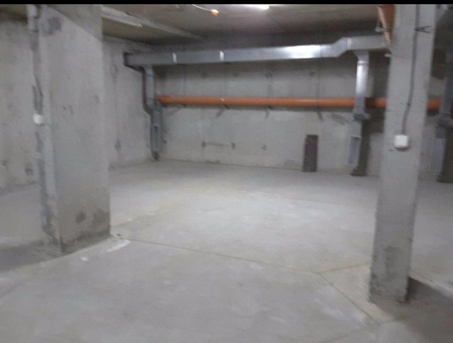 Дава се под наем Гараж / Паркомясто в София, Лозенец - 18 кв.м за 122.4 € - Снимка #2