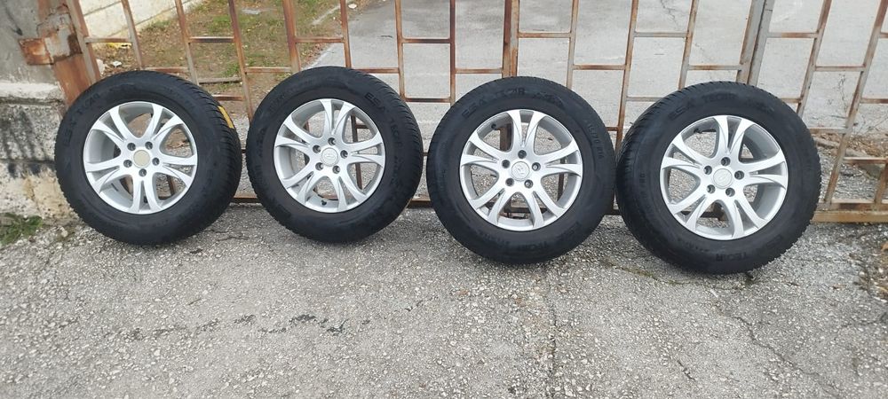 Зимни гуми със джанти  ХЮНДАЙ ИХ35 ,ТУКСОН и всички корейски и японски