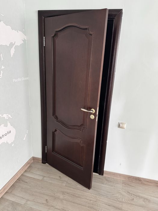 Двери межкомнатные продам
