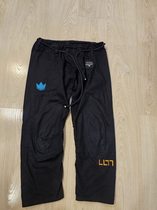 Продаётся кимоно KINGS размер A 1