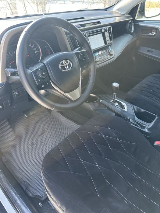 Toyota rav 4 2015