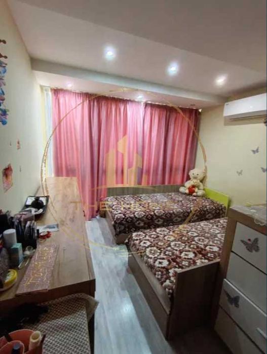 Отлична цена 3 стаен Левски