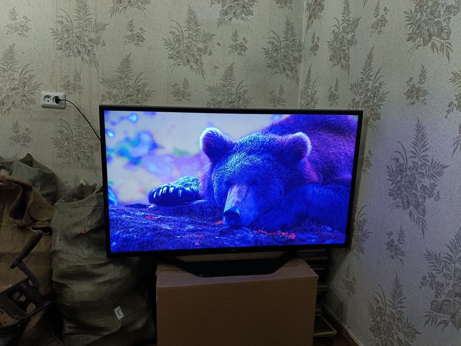 Продам Телевизор LG
