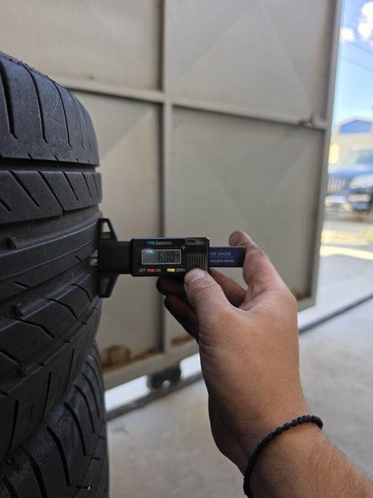 2 Броя 225/45/17 Continental 6mm
