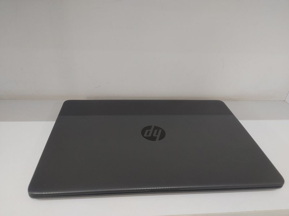 Hp ryzen 3 5425U 8GB 256GB