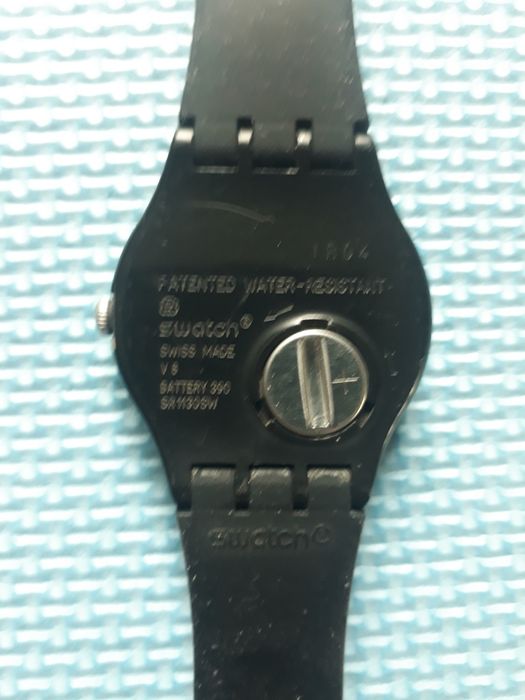 Часы  кварцевые Швейцарские