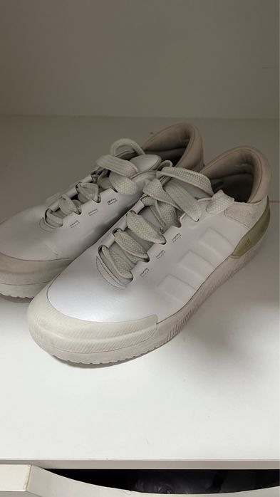 Кроссовки адидас