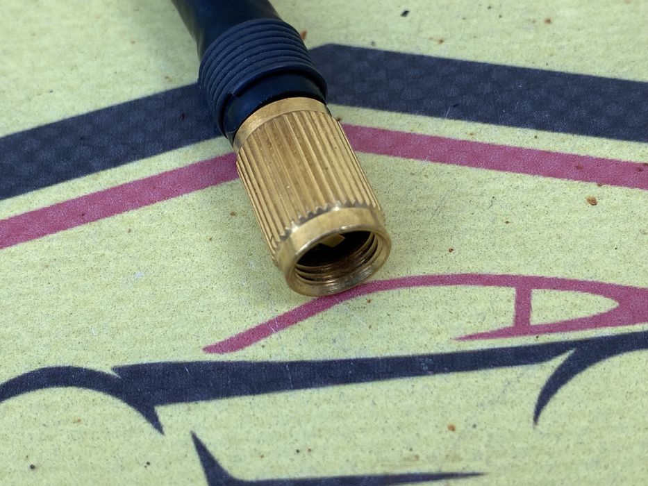 Compresor auto umflat roti 12v 180V original Mercedes OEM turism Suv