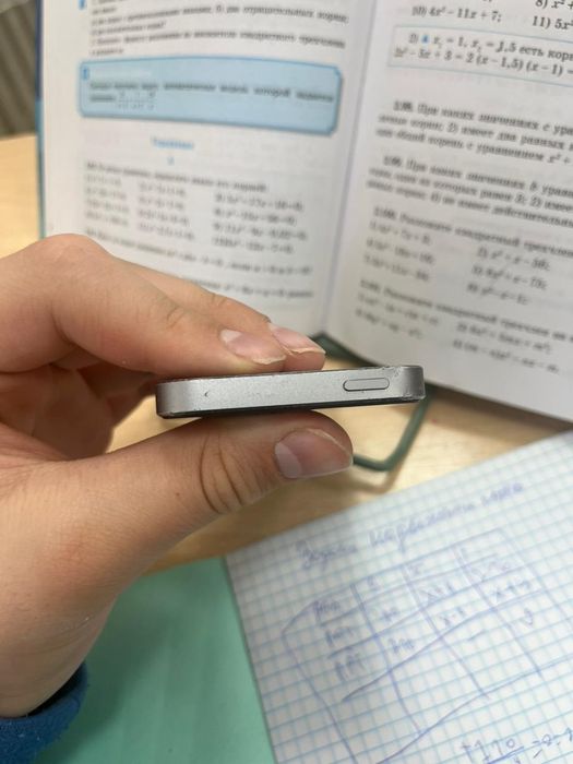 Продам iPhone 5s в нормальном состоянии
На корпусе есть коцки, э