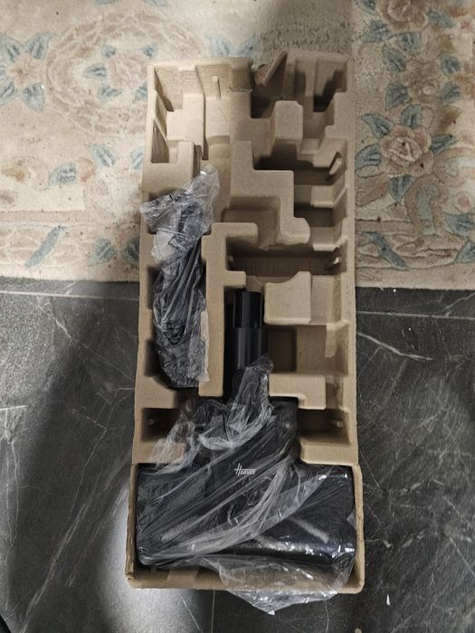 Aspirator vertical Hoover HF1 MAX PET 200W – Nou, Sigilat, Fără Fir