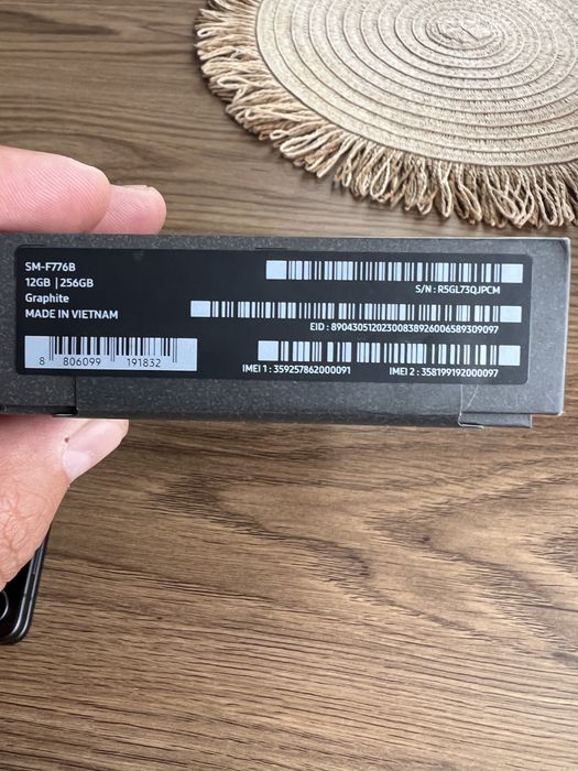 Samsung Z flip 8 GRAPHITE