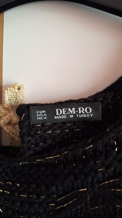 Pulover gros cu.fir si model in relief