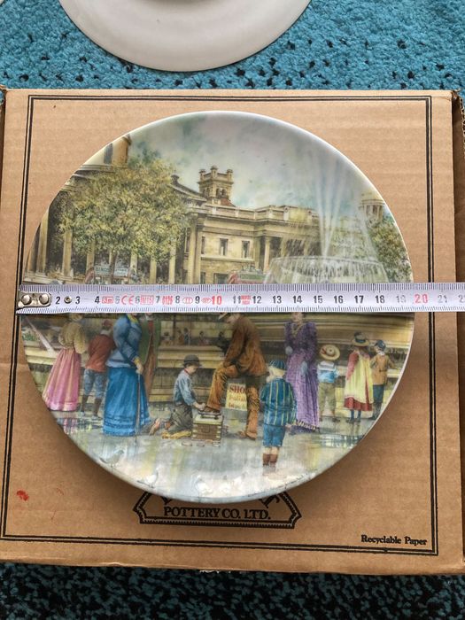 Колекционерски порцеланови чинии