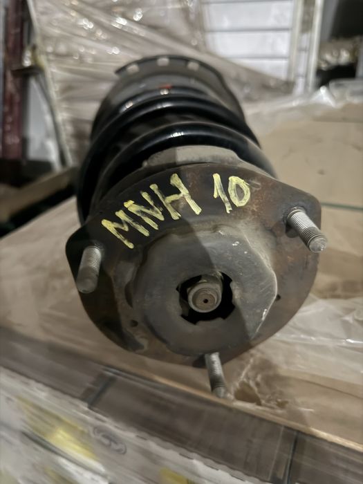 Стойки alphard 2шт привозные