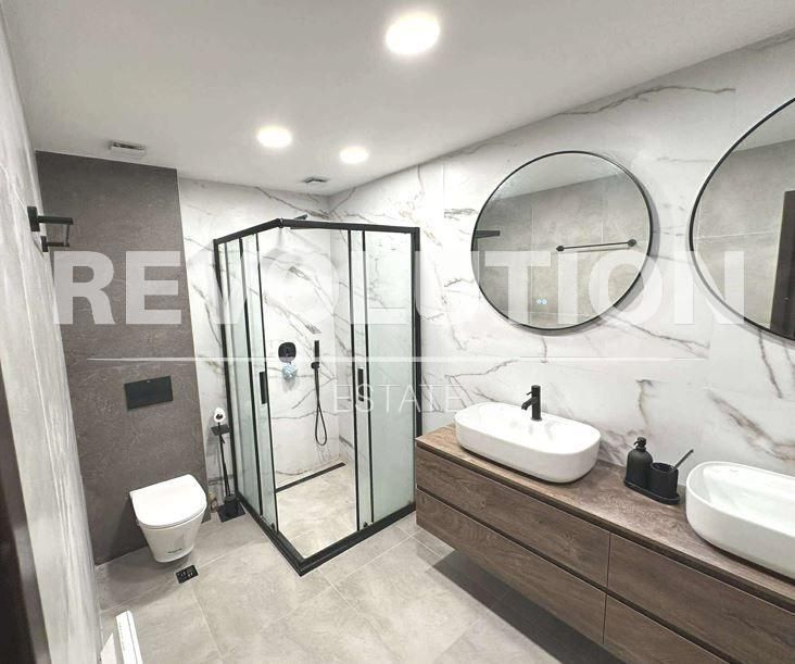 Дава се под наем Мезонет в Варна, Център - 135 кв.м за 1595.79 € - Снимка #5