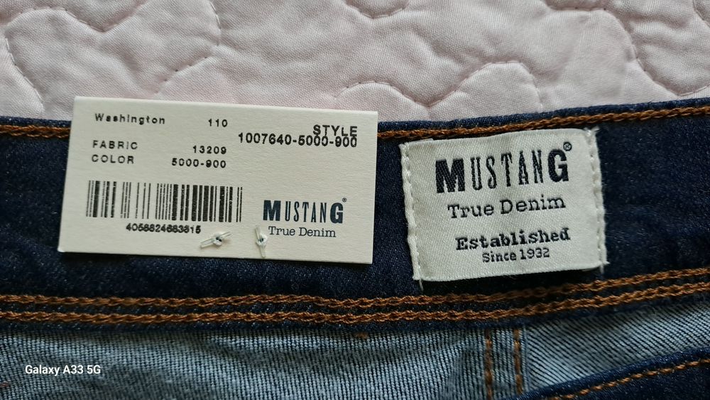 Vând blue jeans Mustang Washington. 
Toate detaliile sunt in poze. 
Vi