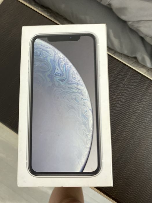 Продам IPhone XR