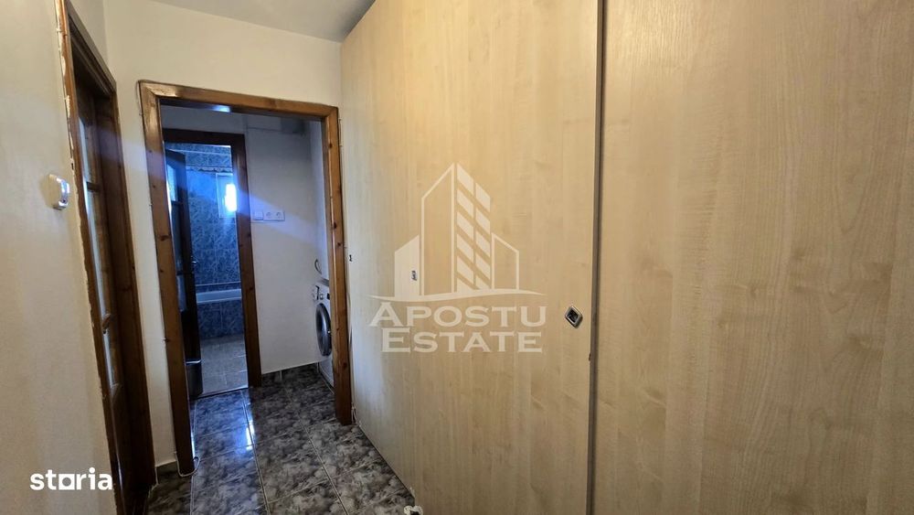 Apartament de vanzare cu 3 camere, decomandat,centrala proprie,Lipovei