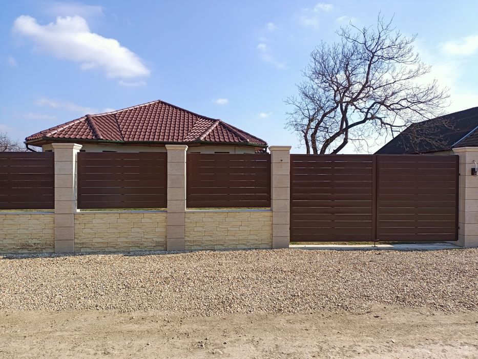 Gard, poartă, poartă pietonală