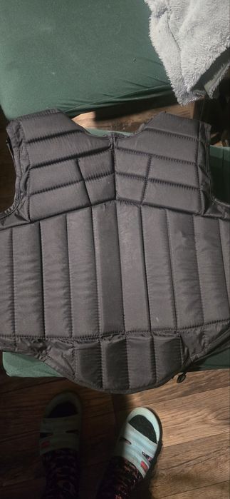 Предпазна жилетка за дете