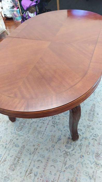 Продам стол обеденный