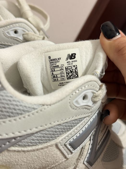 New Balance 9060
