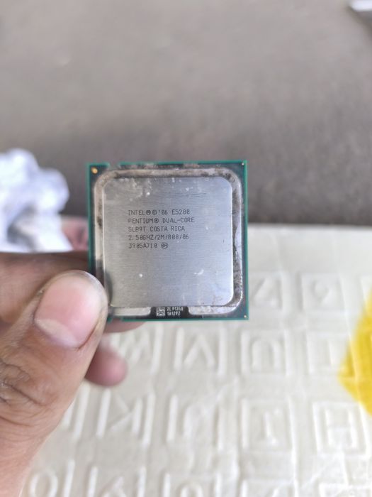 Продам процессор Intel Pentium Dual-Core E5200