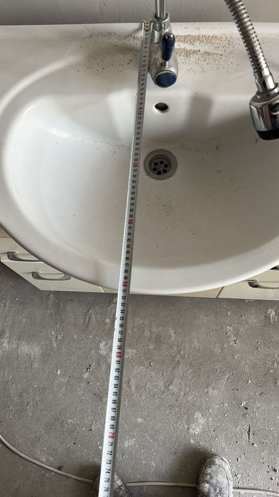 Раковину с тумбой