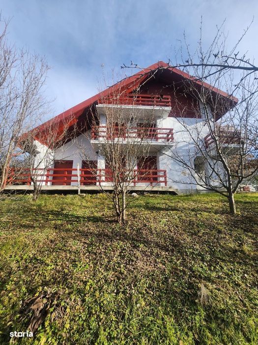 Casa de vanzare 6 camere - Stefanesti