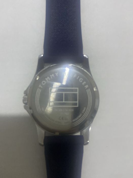 Часы tommy hilfiger