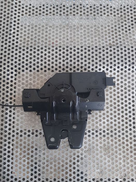 Broasca Blocator Incuietoare Portbagaj Haion Hayon Bmw Seria 1 E87 E81 Dezmembrez Bmw E87