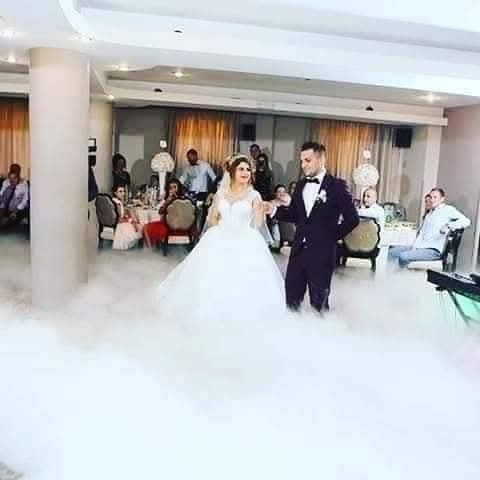 Fum greu, porumbei, gheata carbonica, dj . Etc