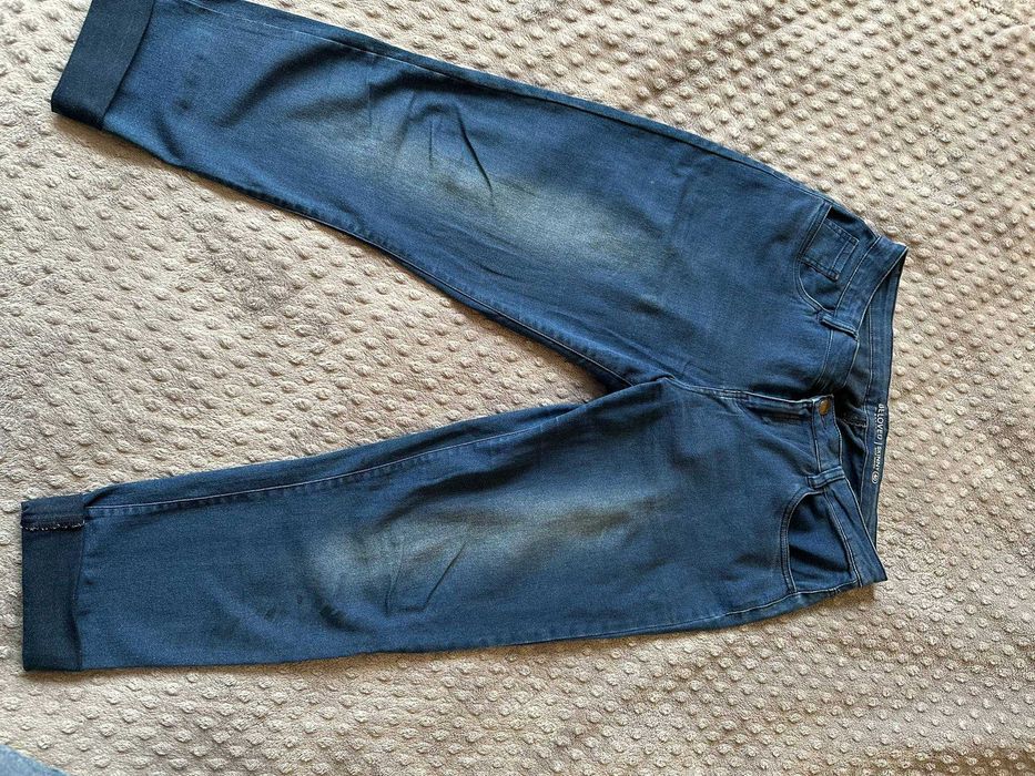Beloved Women’s Skinny Jeans | Mid Waist | Size 40
