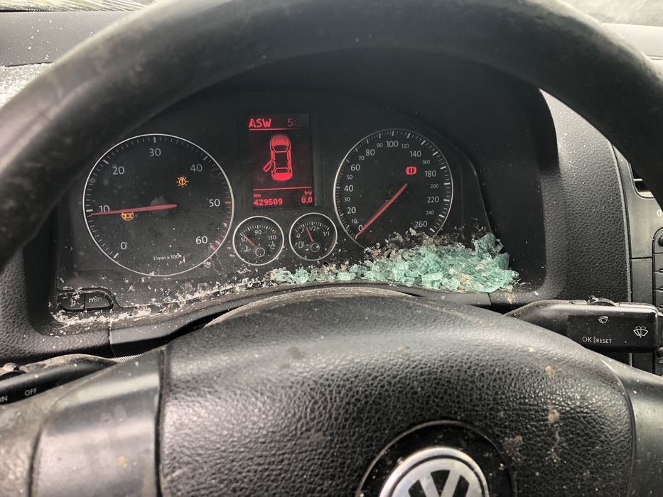 Plansa de bord Vw Jetta Golf 5 kit airbag pasager sofer volan cu airbag centuri stanga dreapta Motor 1.9 tdi BKC CUTIE MANUALA 5+1 GQQ 2.0 bmm kdn