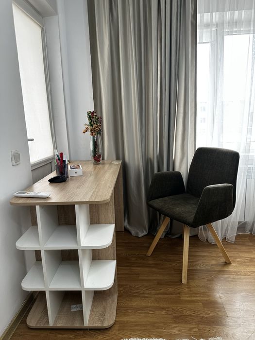 Продам столик для любых целей