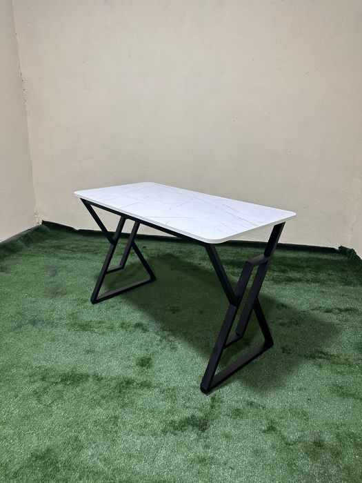 Стол в стиле лофт