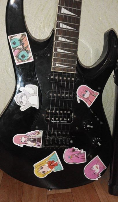 Электрогитара Behringer с комбоусилителем