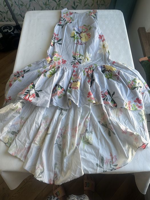 Платья нарядные разные