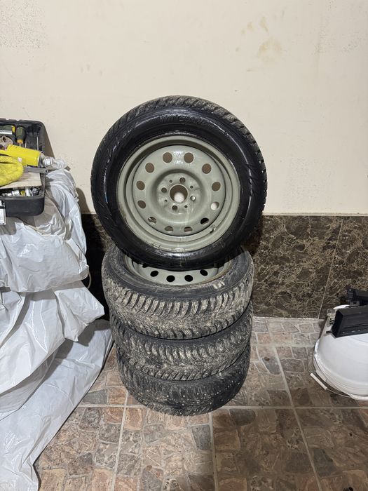 Зимние шиповонные шины с штампами