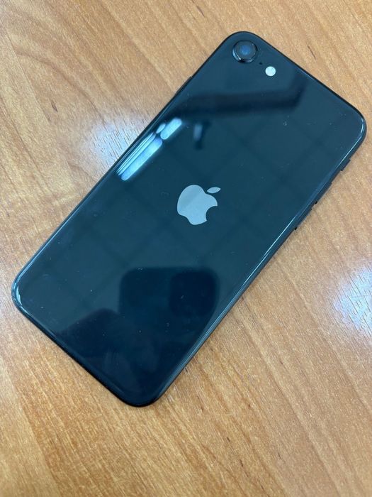 Iphone SE 2 поколения