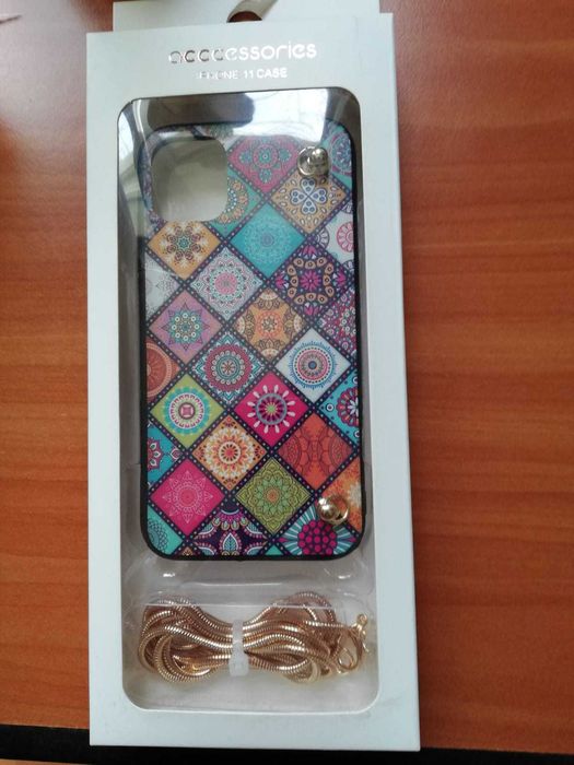 Huse iPhone 11, noi, sigilate