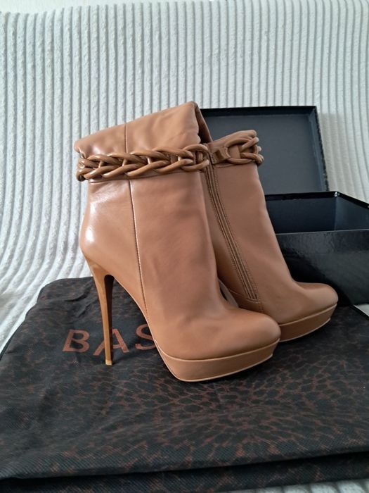 Продаются сапоги