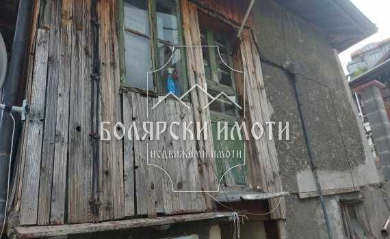 Панорамна двуетажна къща във Варуша